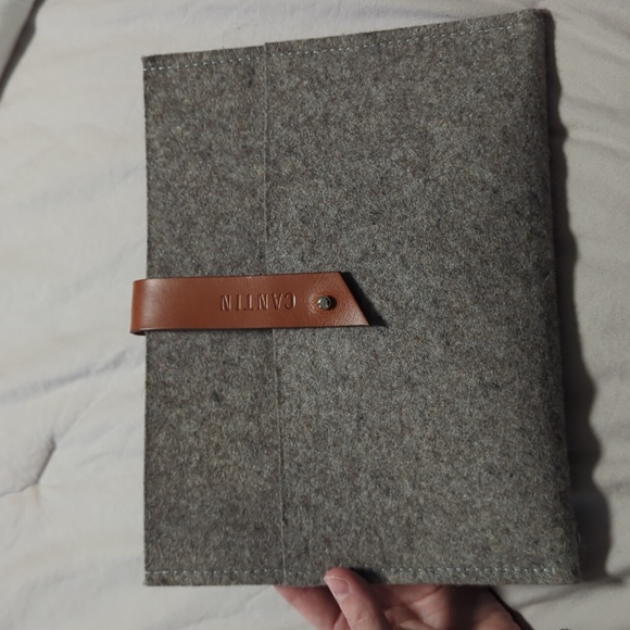 Cantin Accessories - Cantin Albert wool tablet case